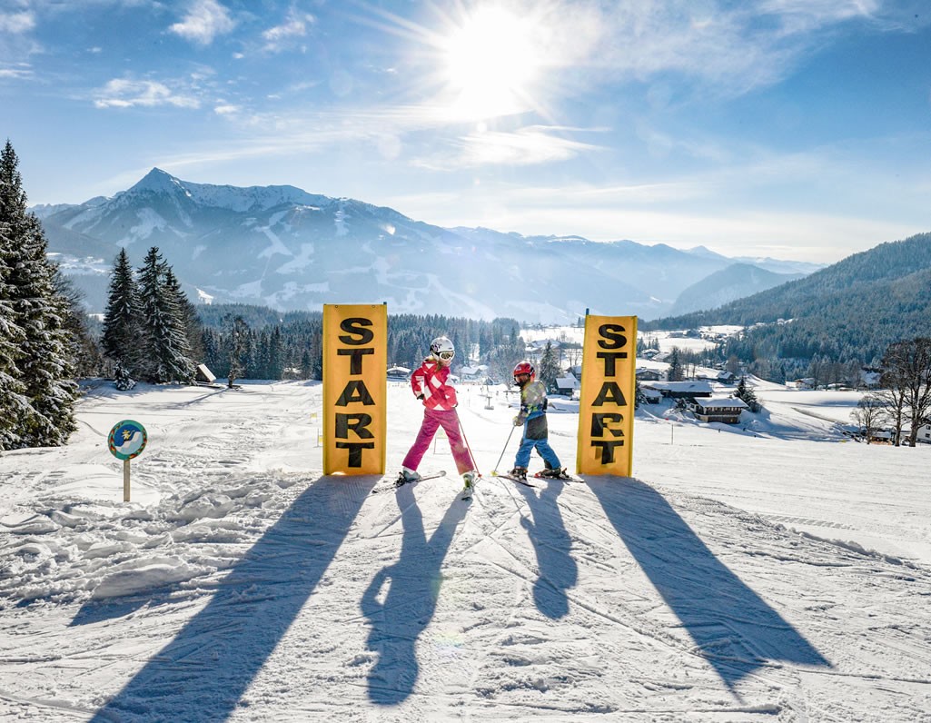 Skilift für Kinder direkt vorm Tritscherhof